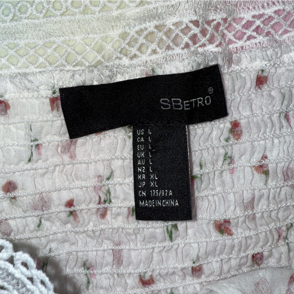 ❤️🔥EUC Floral Lace Trim Tank Top - Picture 2 of 6